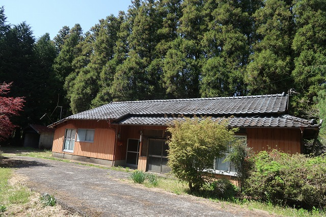 約1900坪ある千町無田の作業小屋