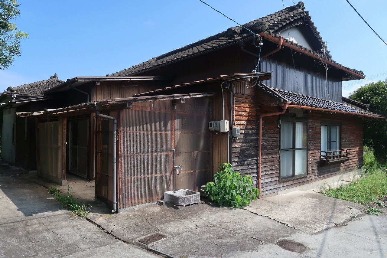 小野屋駅裏の中古住宅