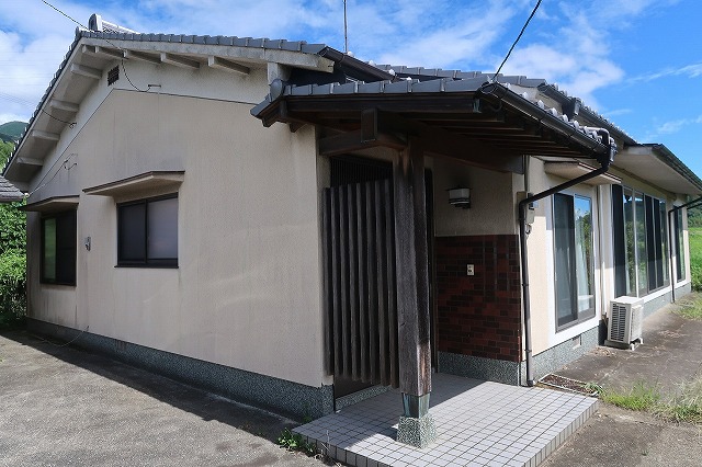 国道210号線沿いの中古住宅