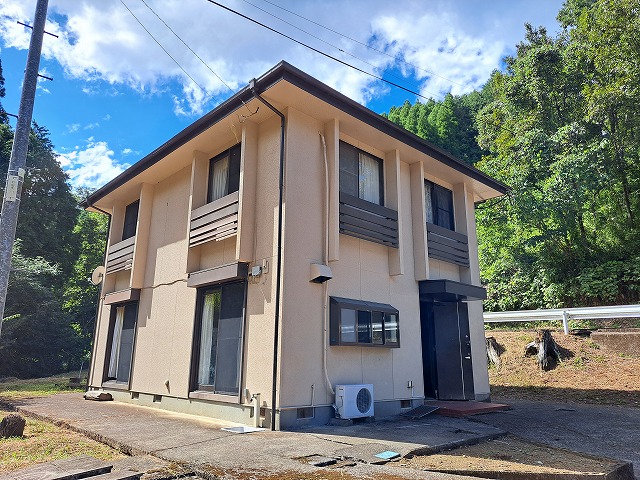 ぽつんと一軒家　2.8町ある田畑・山林付き中古住宅2棟