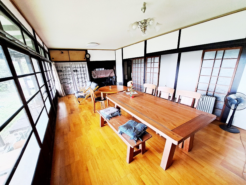 1町8反ある時松にひっそりと建つレトロな中古住宅