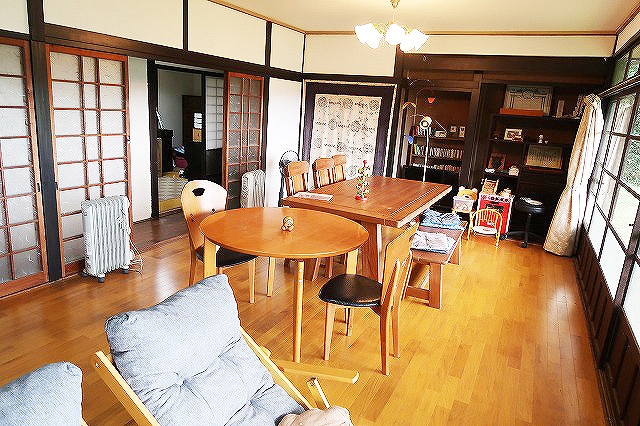 1町8反ある時松にひっそりと建つレトロな中古住宅